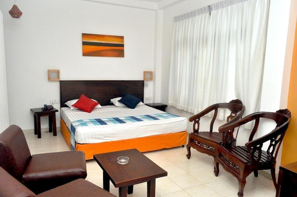Lavendish Beach Resort Унаватуна Екстериор снимка