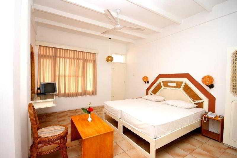 Lavendish Beach Resort Унаватуна Екстериор снимка