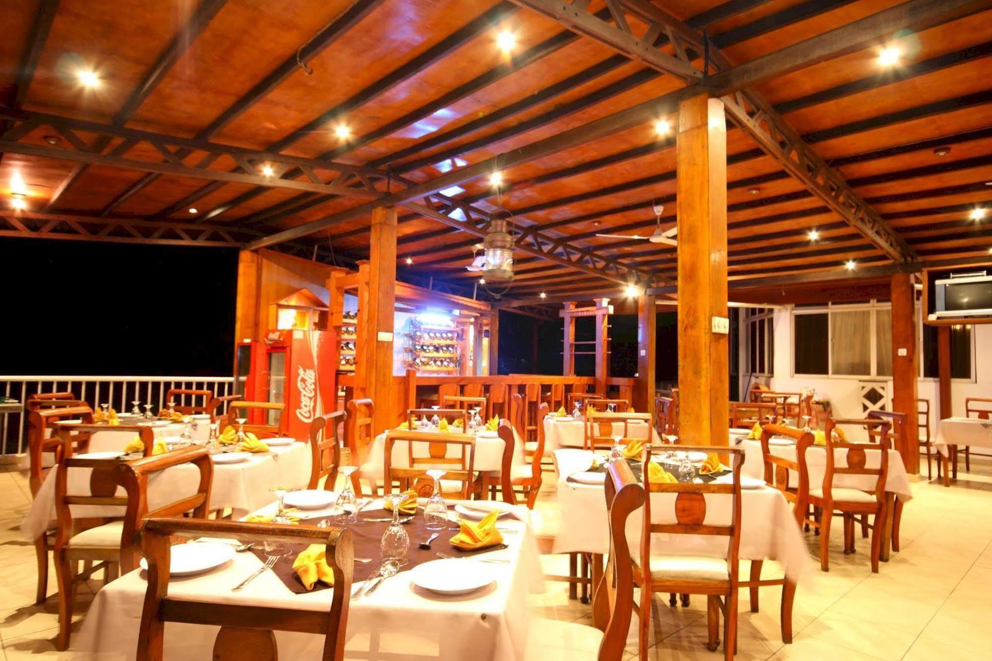 Lavendish Beach Resort Унаватуна Екстериор снимка