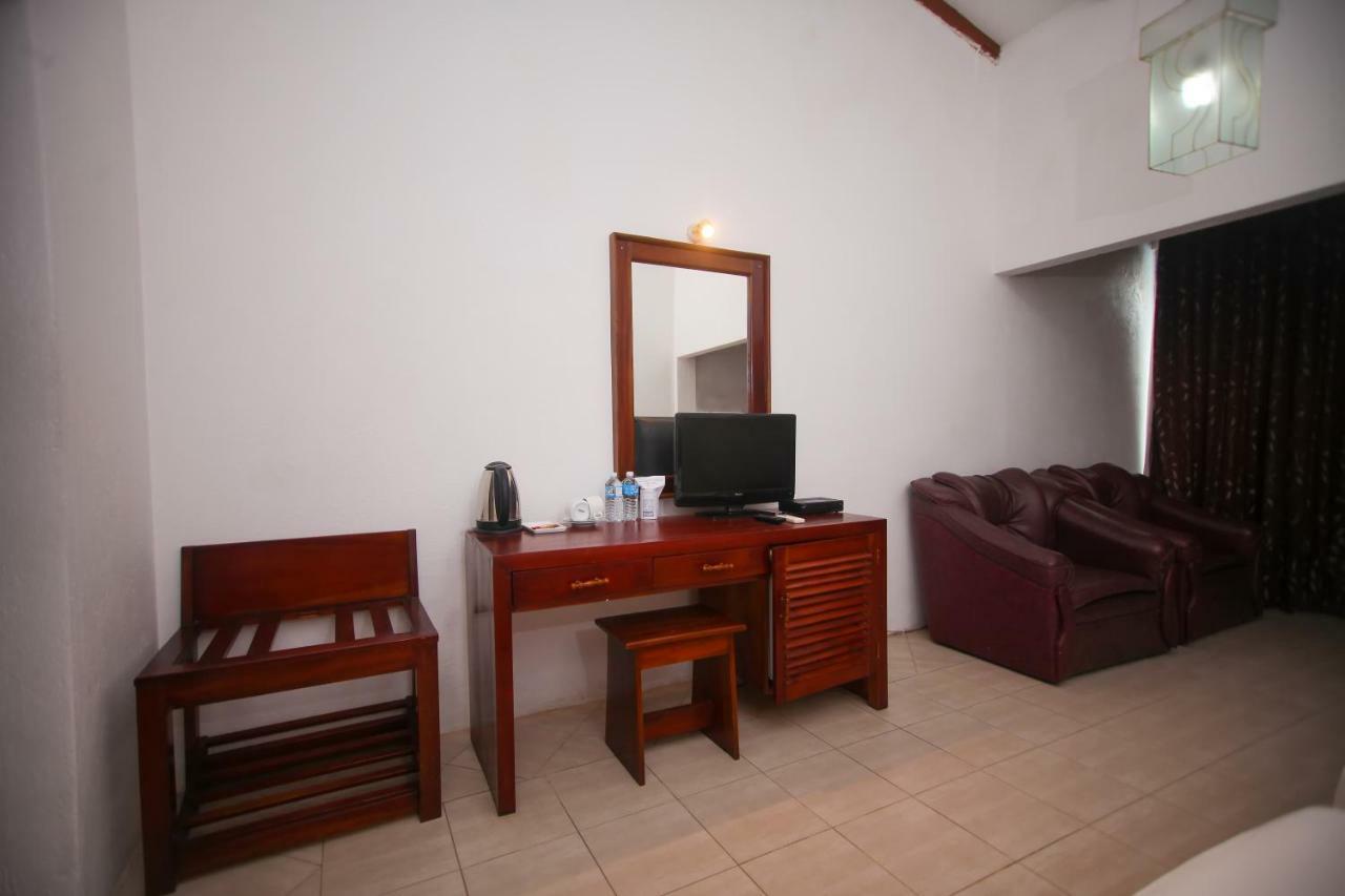 Lavendish Beach Resort Унаватуна Екстериор снимка