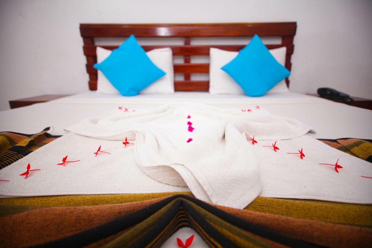 Lavendish Beach Resort Унаватуна Екстериор снимка